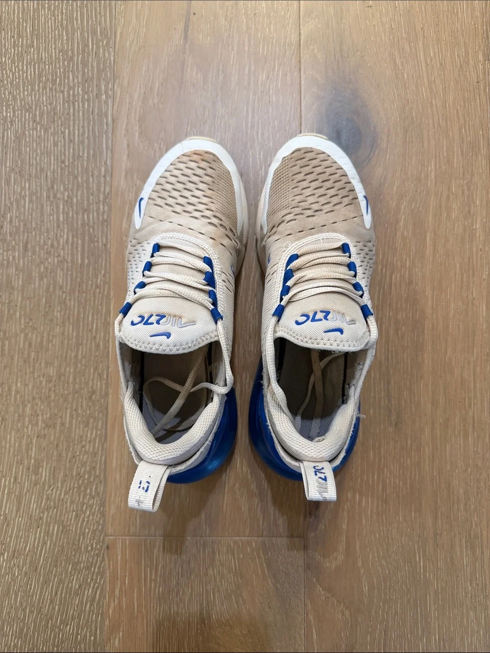 Nike Air Max 270 6.5Y White with Bright Blue Sneakers